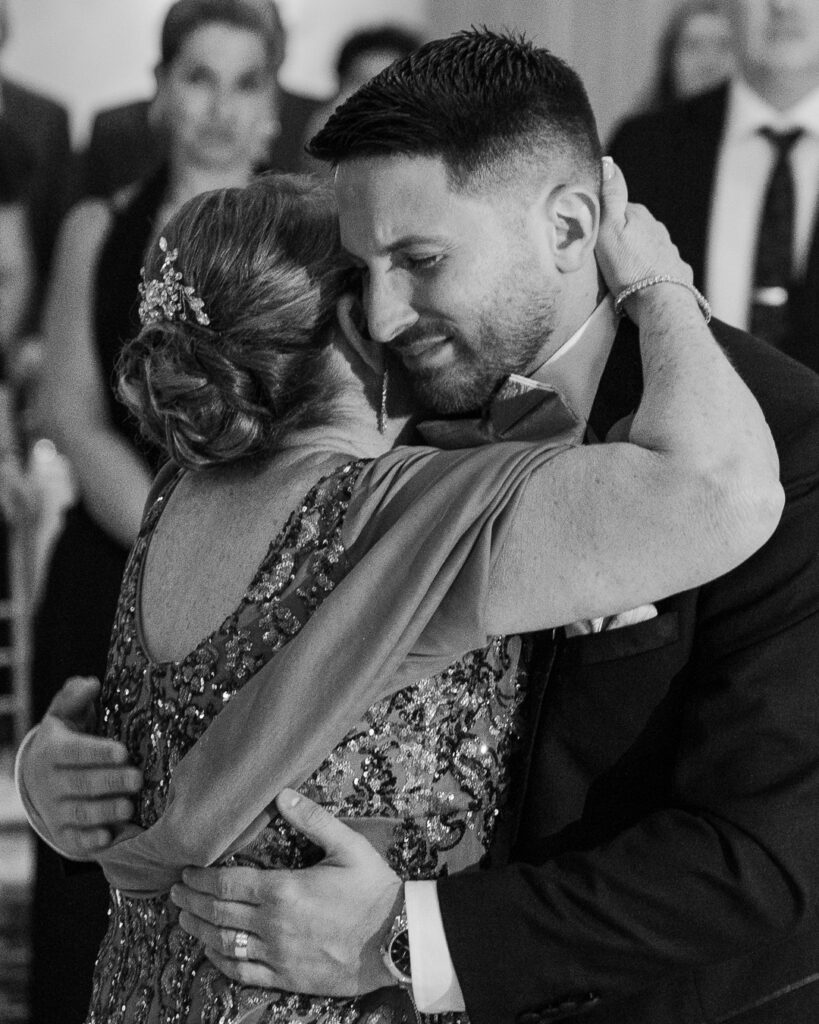 groom and mom first dance