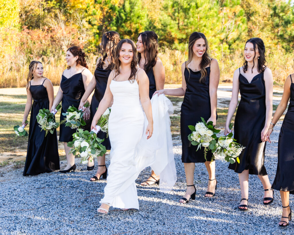 bridal party at belle's venue and farms