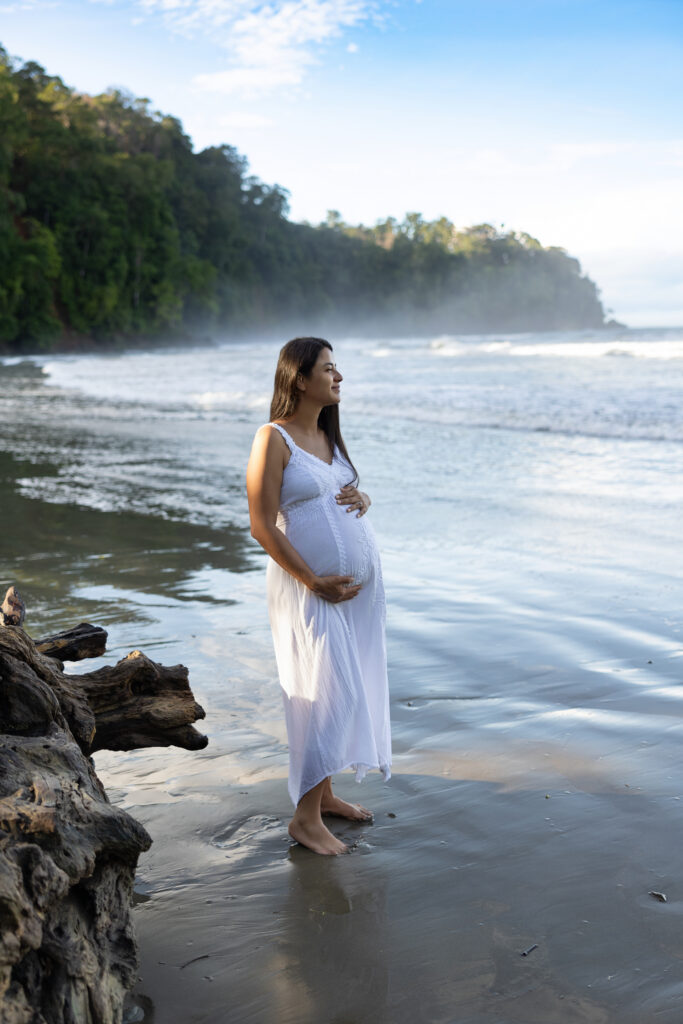 pregnancy photography in costa rica