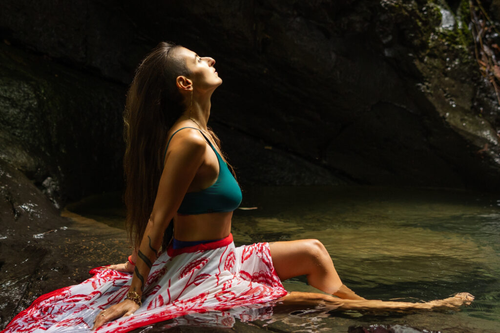 natural light photoshoot in the costa rica jungle