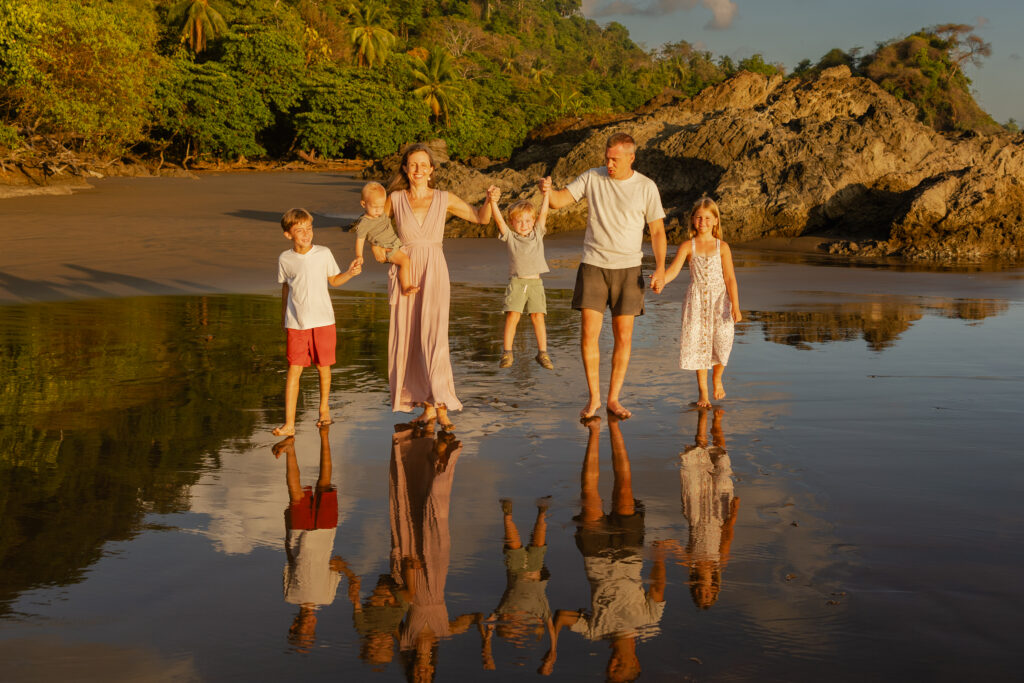 candid family photography in costa rica 